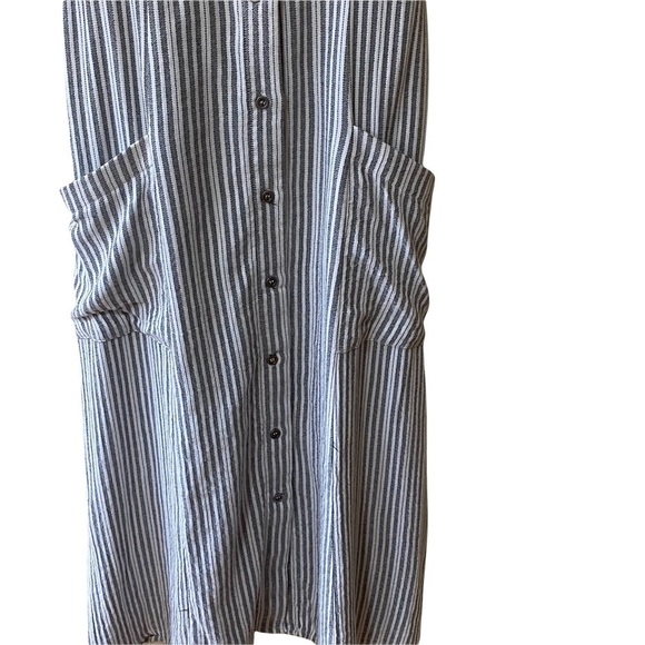 Lost and Wander ‘Kika’ Grey Striped Button-Up Midi Dress - Picture 7 of 10
